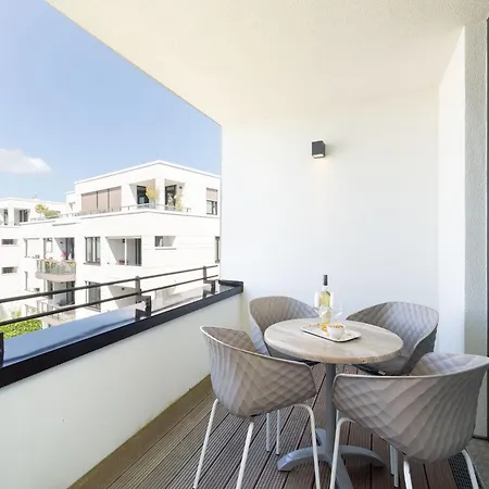 Elegant With Sunny Loggia アパート リューベック